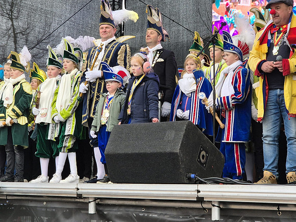met de stadsprins op het podium
