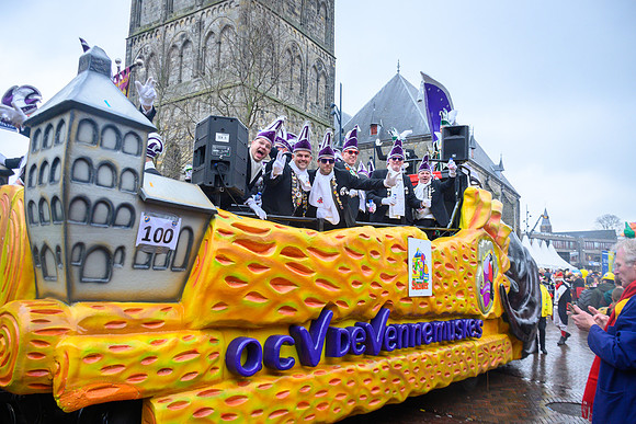 Vennemuskes Grote Twentse Carnavalsoptocht (113 van 117)
