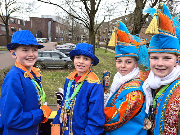 Prinsenpaar en pages basischool de Wendakker