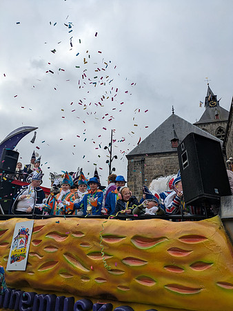 op de wagen